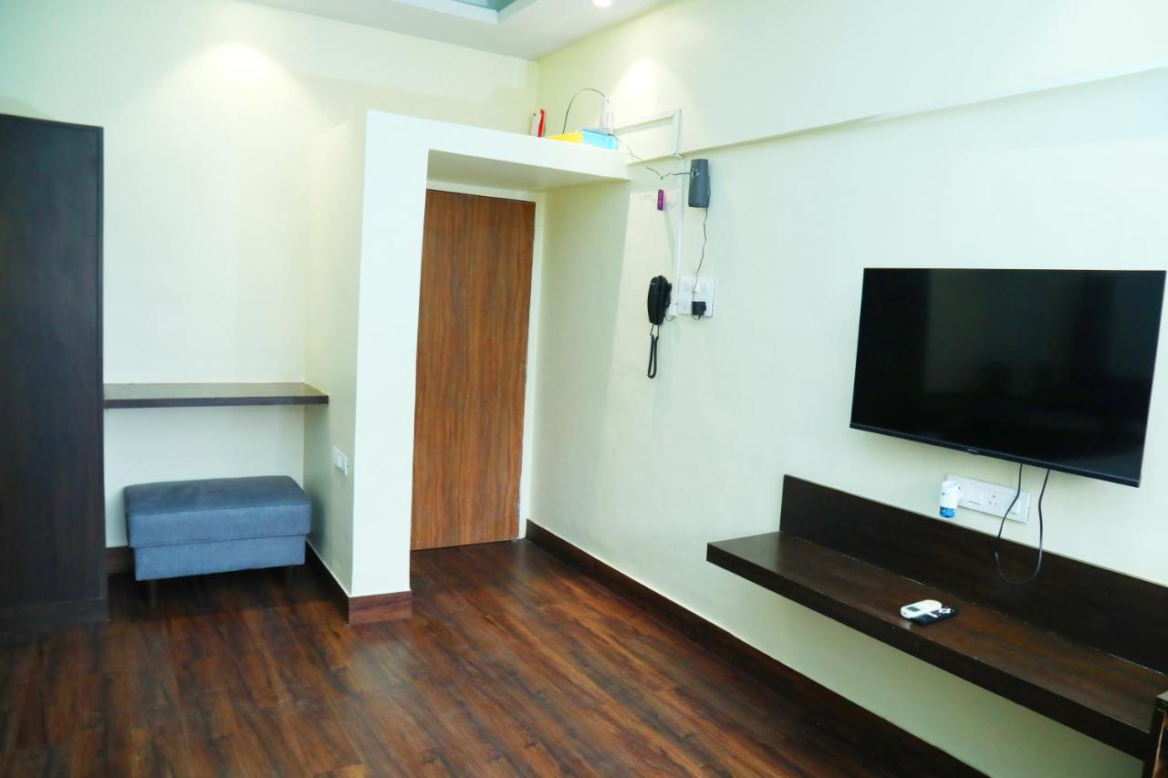 Country Inn & Suites By Turtle Mumbai Exterior photo